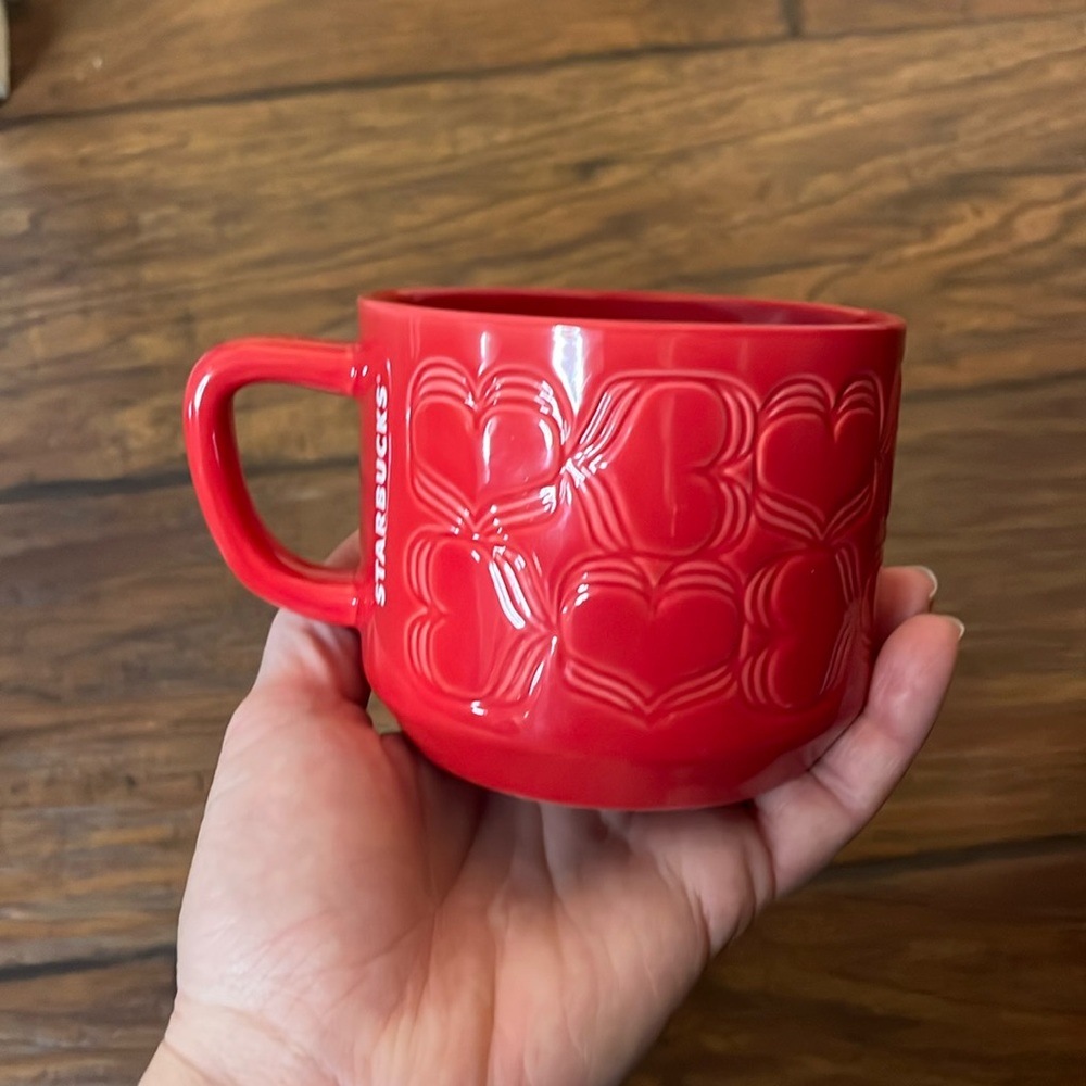 Starbucks valentine heart mug 2018, 12 oz